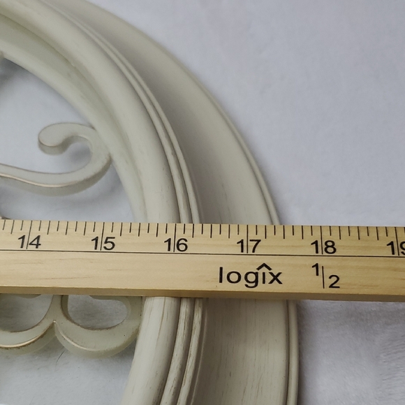 Elegant Cream Flower Wall Clock 18" - Picture 6 of 7